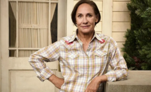 Who Is Mae Akins Roth, Laurie Metcalf’s Daughter? |NY Tribune